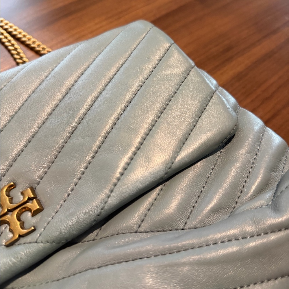 Tory Burch Quilted Leather Chain Shoulder Bag in Pale Blue with Gold Hardware - Picture 10 of 13